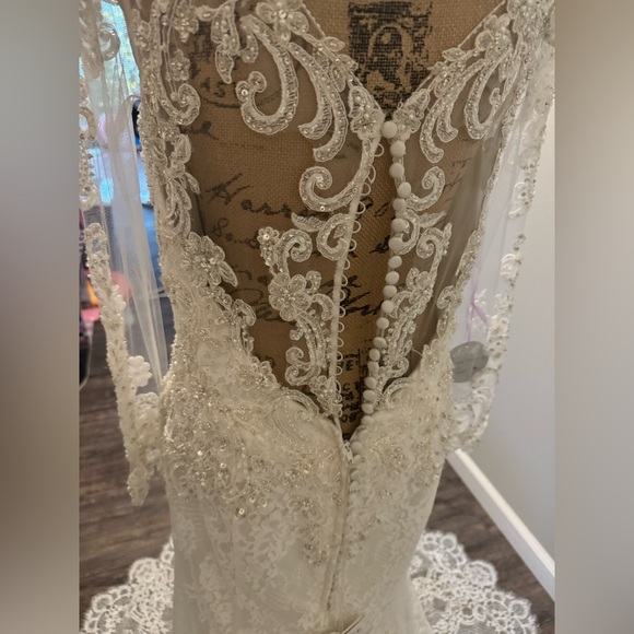 Beautiful brand new with tags Jasmine Couture wedding dress. Size 12. - Picture 8 of 10
